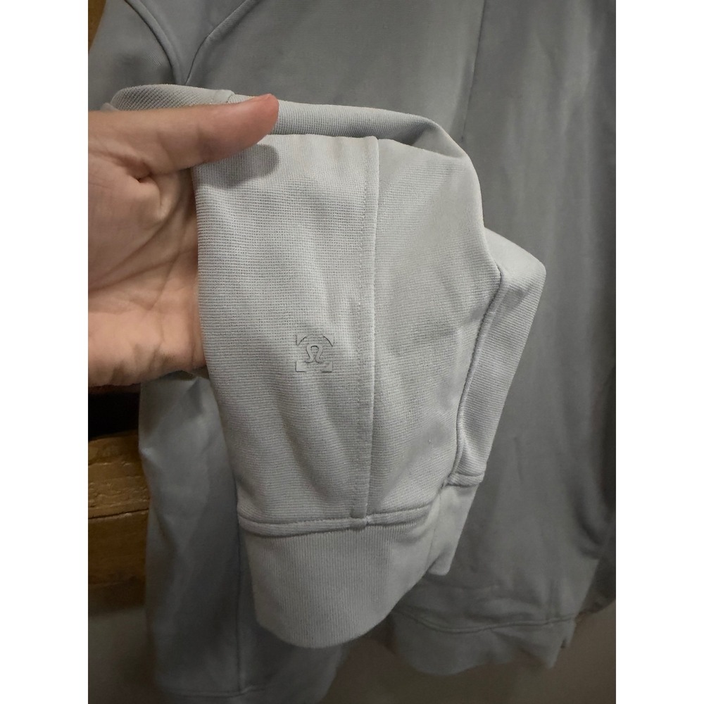 Lululemon Sojourn Jacket Mens XL Light Grey Full Zip Luxtreme Mock Neck M3416S - Picture 5 of 5